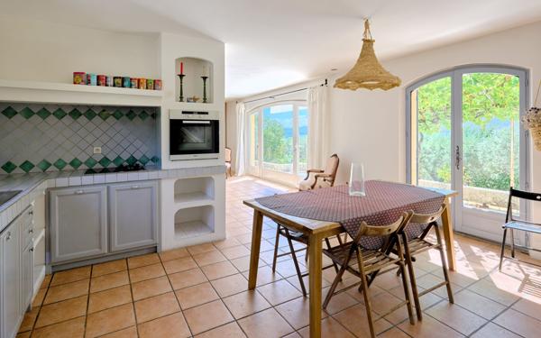 Maison à vendre    5 pièces • 204,49 m2 Forcalquier
