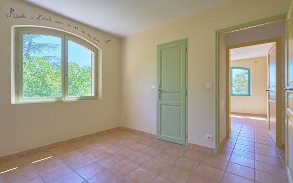 Maison à vendre    5 pièces • 204,49 m2 Forcalquier