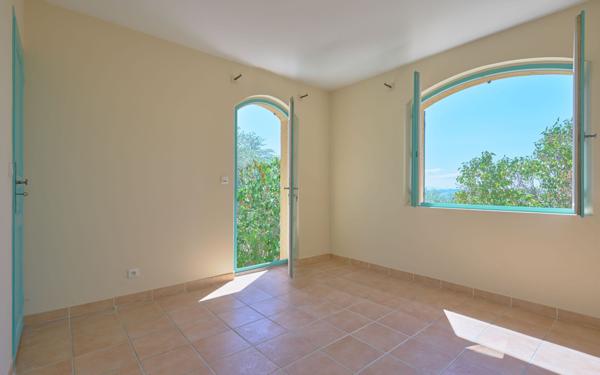 Maison à vendre    5 pièces • 204,49 m2 Forcalquier