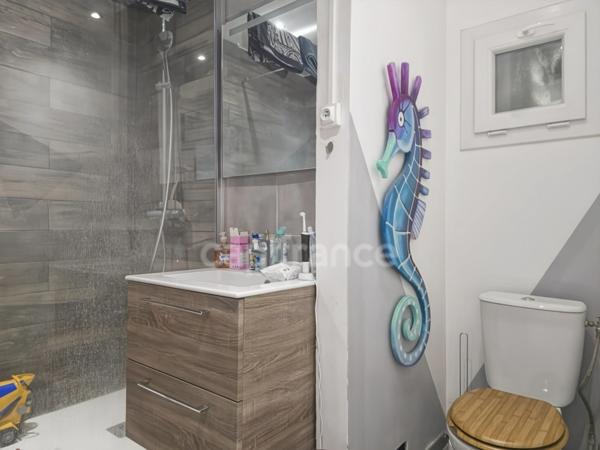 Appartement T4 de 72,10 m² avec cave - Avenue Felix Geneslay