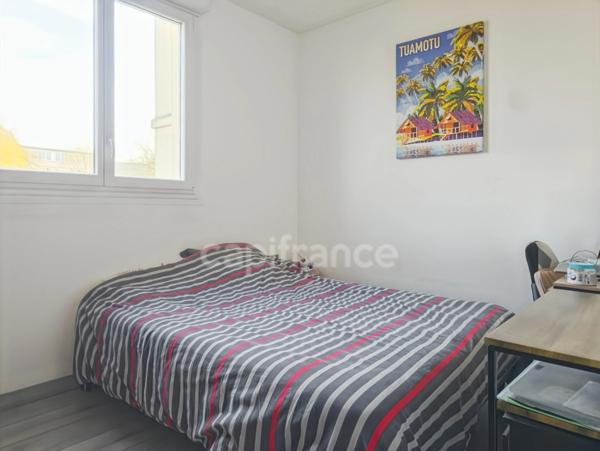 Appartement T4 de 72,10 m² avec cave - Avenue Felix Geneslay