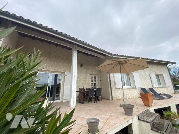A VENDRE, Gironde, proche Bordeaux, PAREMPUYRE, proche centre ville au calme, sur un terrain d'...