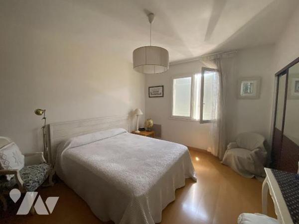 A VENDRE, Gironde, proche Bordeaux, PAREMPUYRE, proche centre ville au calme, sur un terrain d'...