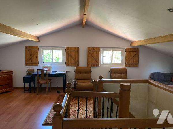 A VENDRE, Gironde, proche Bordeaux, PAREMPUYRE, proche centre ville au calme, sur un terrain d'...