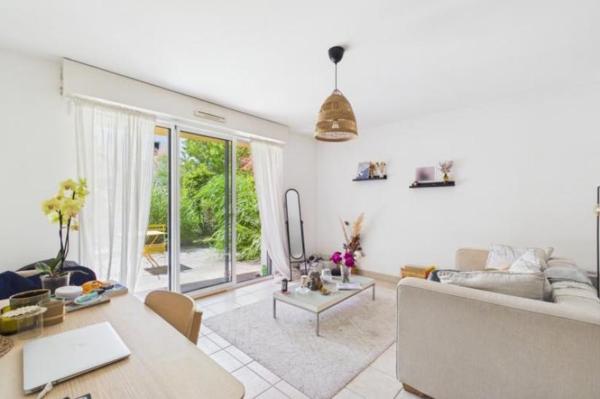 Vente - Appartement 2 pièces 42 m 2 NANTES (44200)