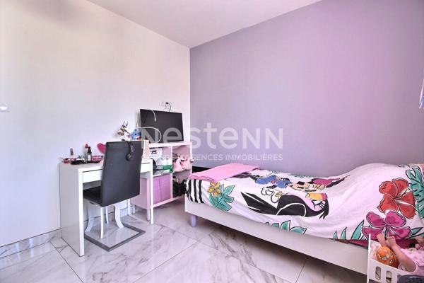 Marignane - A vendre Maison 5 pièces environ 110 m2 avec piscine et carport