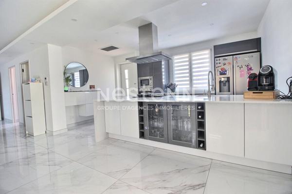 Marignane - A vendre Maison 5 pièces environ 110 m2 avec piscine et carport