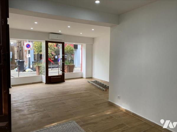 L AIGLE - immeuble commerce et appartement