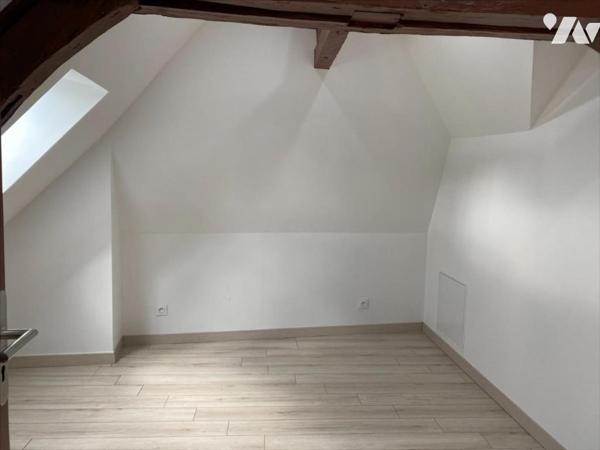 L AIGLE - immeuble commerce et appartement