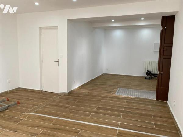 L AIGLE - immeuble commerce et appartement