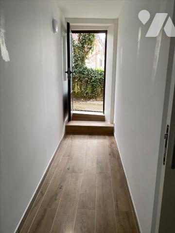 L AIGLE - immeuble commerce et appartement