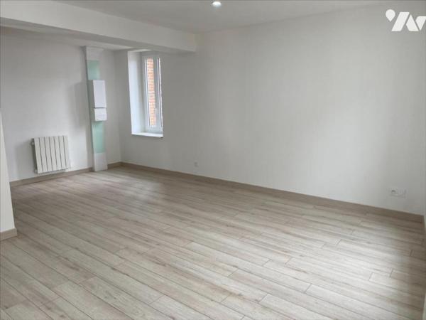 L AIGLE - immeuble commerce et appartement