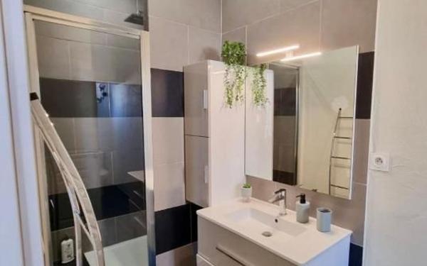 Appartement à vendre    2 pièces • 47 m2 Avignon