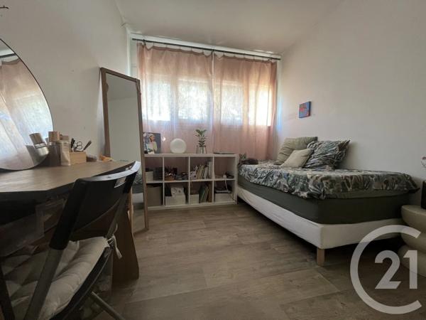 Appartement T5 à vendre  5 pièces - 81,18 m 2   MARSEILLE  - 13015