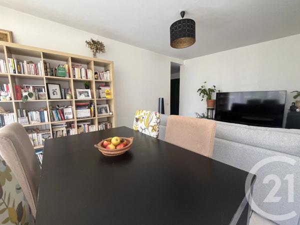 Appartement T5 à vendre  5 pièces - 81,18 m 2   MARSEILLE  - 13015
