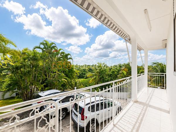 Location
                Appartement87,29 m² - 3 Pièces -
                    ste ANNE (97180)