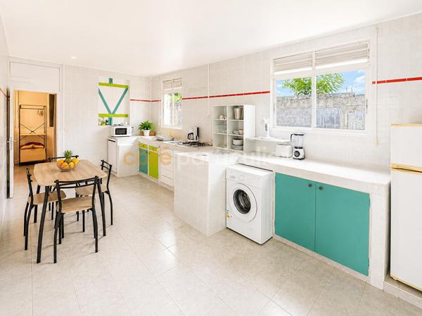 Location
                Appartement87,29 m² - 3 Pièces -
                    ste ANNE (97180)
