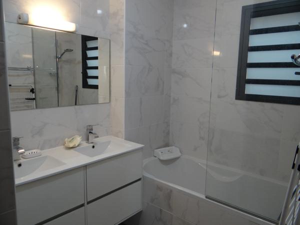 Appartement T3 d'exception de 80m2 vue océan SAINT GILLES LES BAINS (974)