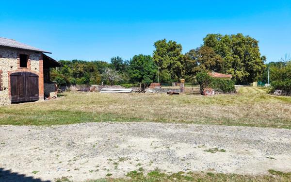Maison à vendre    4 pièces •  Hères