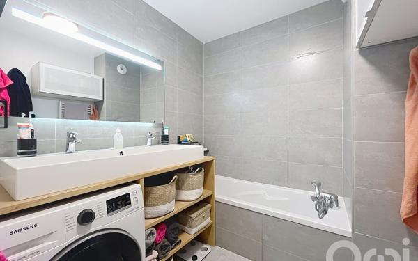 Appartement à vendre    3 pièces • 66,66 m2 Saint-Laurent-de-Mure