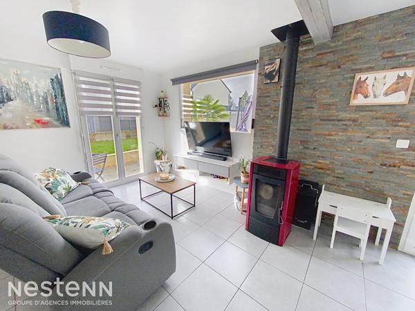 Maison contemporaine de 2015 avec vie de plain pied, proche bourg et école à pied