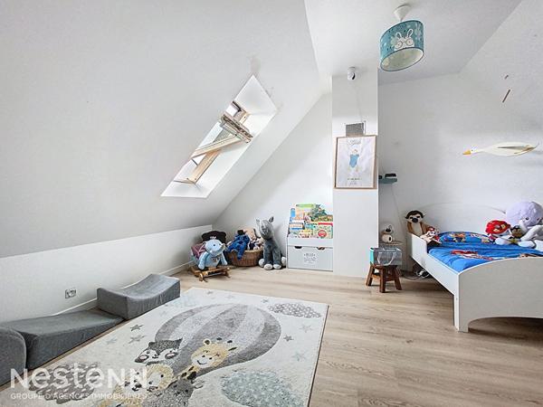 Maison contemporaine de 2015 avec vie de plain pied, proche bourg et école à pied