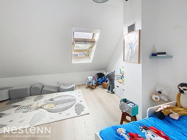 Maison contemporaine de 2015 avec vie de plain pied, proche bourg et école à pied