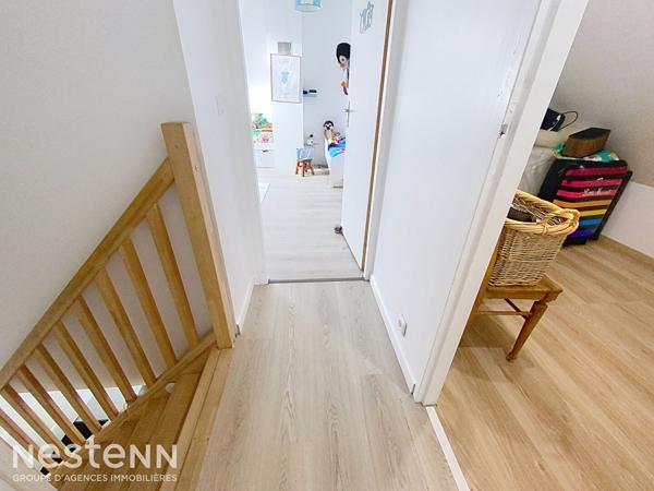 Maison contemporaine de 2015 avec vie de plain pied, proche bourg et école à pied