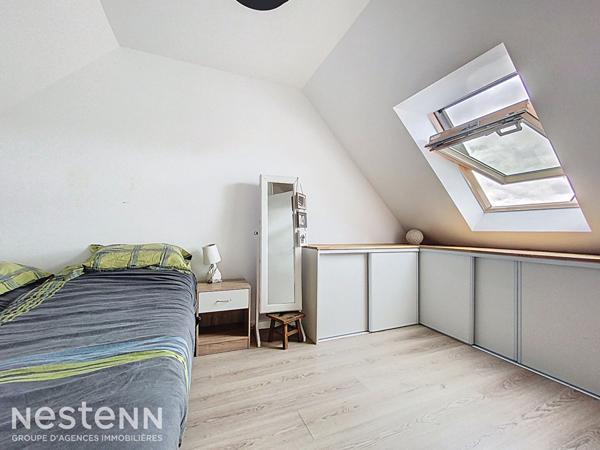 Maison contemporaine de 2015 avec vie de plain pied, proche bourg et école à pied