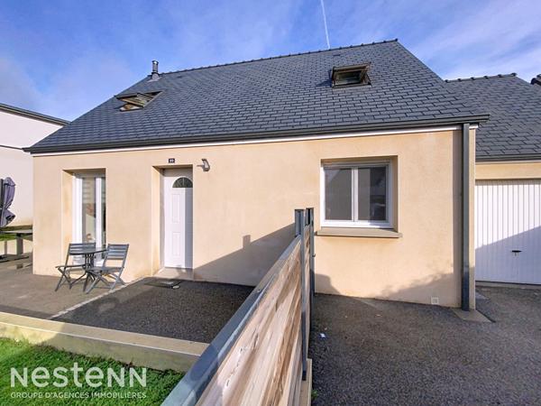 Maison contemporaine de 2015 avec vie de plain pied, proche bourg et école à pied