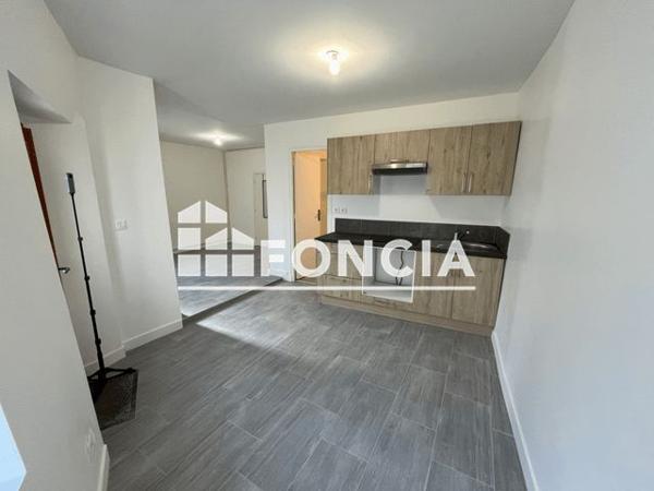 Location Studio 25.51 m² - 24 RUE DES SOUPIRS Neauphle Le Chateau 78640