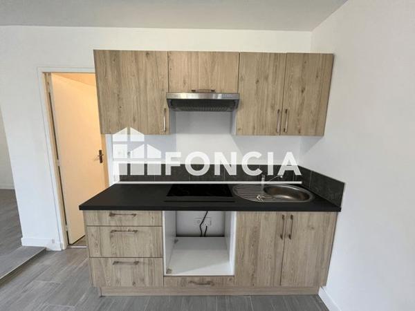 Location Studio 25.51 m² - 24 RUE DES SOUPIRS Neauphle Le Chateau 78640