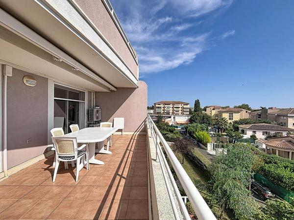 FREJUS T4 de 91,5 m² ? Étage élevé, vue dégagée & grande terrasse - double garage