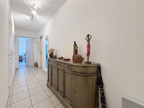 FREJUS T4 de 91,5 m² ? Étage élevé, vue dégagée & grande terrasse - double garage