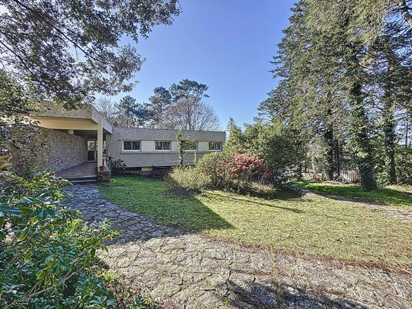 Domaine d'exception et maison de plain pied, 230m² et sous-sol total - Ploemeur.