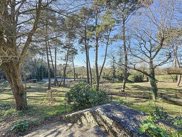 Domaine d'exception et maison de plain pied, 230m² et sous-sol total - Ploemeur.