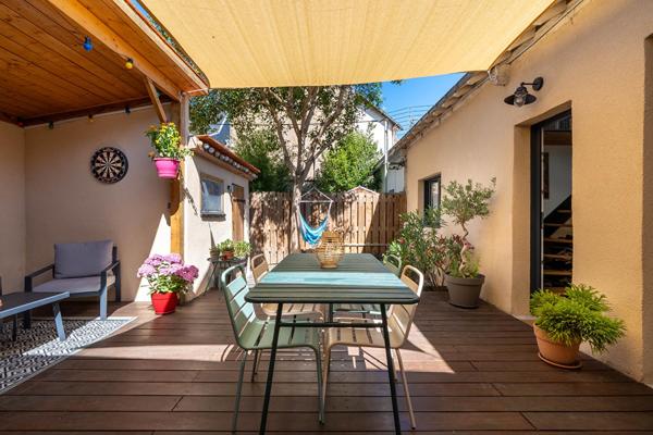 Maison citadine rénovée et son patio de charme – Nantes Zola