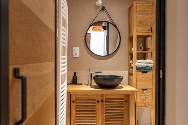 Maison citadine rénovée et son patio de charme – Nantes Zola