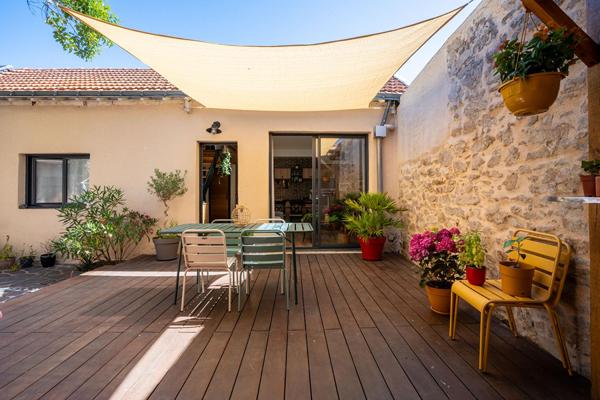 Maison citadine rénovée et son patio de charme – Nantes Zola