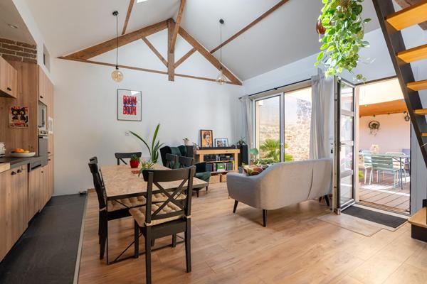 Maison citadine rénovée et son patio de charme – Nantes Zola
