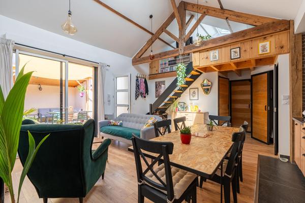Maison citadine rénovée et son patio de charme – Nantes Zola