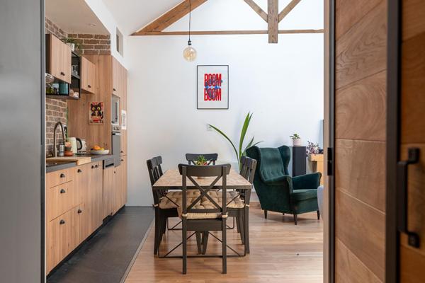 Maison citadine rénovée et son patio de charme – Nantes Zola