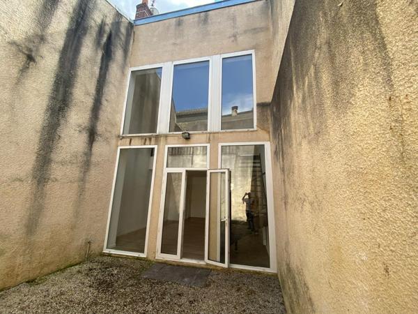 A LOUER APPARTEMENT EN DUPLEX PROCHE CENTRE VILLE DE ST QUENTIN 02