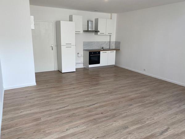 A LOUER APPARTEMENT EN DUPLEX PROCHE CENTRE VILLE DE ST QUENTIN 02