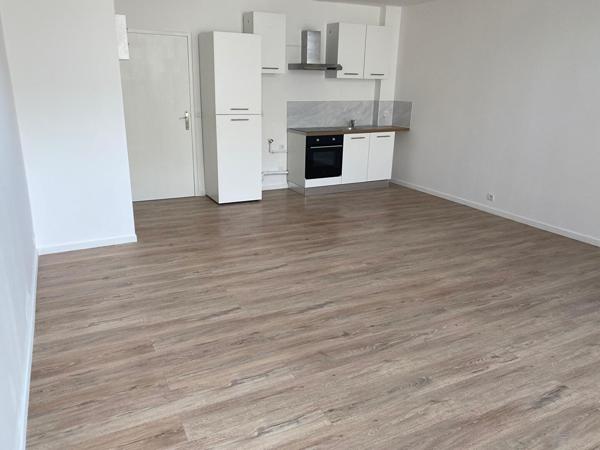A LOUER APPARTEMENT EN DUPLEX PROCHE CENTRE VILLE DE ST QUENTIN 02