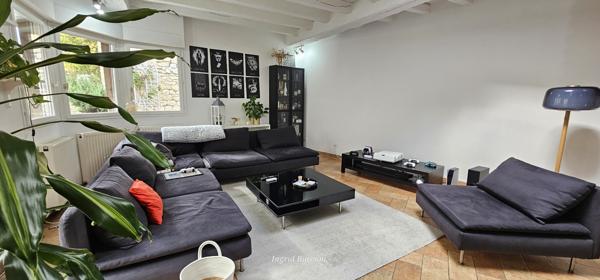 MAISON de VILLE avec beaucoup de cachet