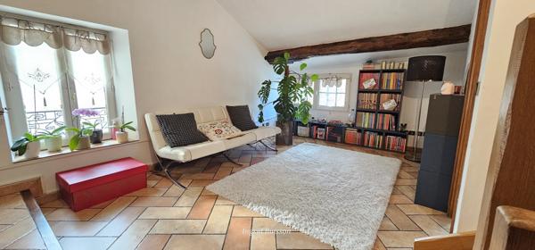 MAISON de VILLE avec beaucoup de cachet