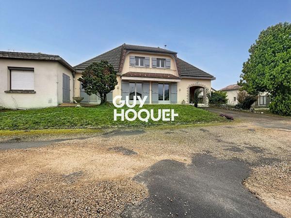 Maison de caractère 3 Chs avec T2 Indépendant, Grenier aménageable, Véranda, Piscine et Garage