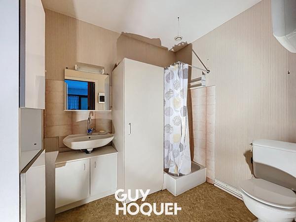 Maison de caractère 3 Chs avec T2 Indépendant, Grenier aménageable, Véranda, Piscine et Garage