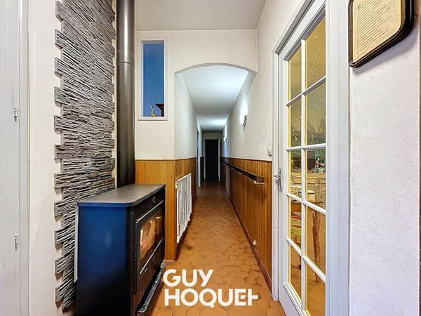 Maison de caractère 3 Chs avec T2 Indépendant, Grenier aménageable, Véranda, Piscine et Garage